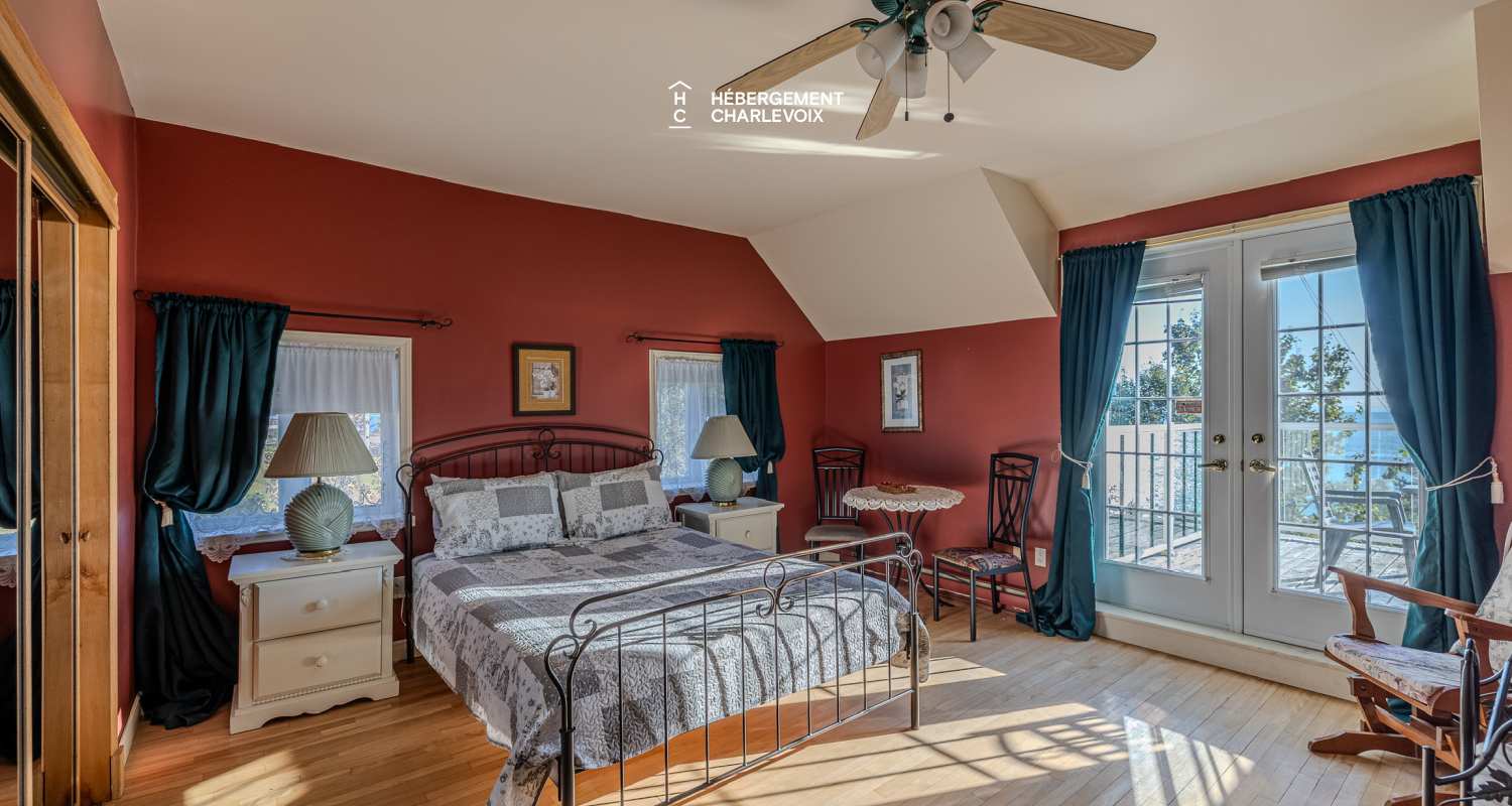 JAU-230 - Historic riverfront home with private hot tub